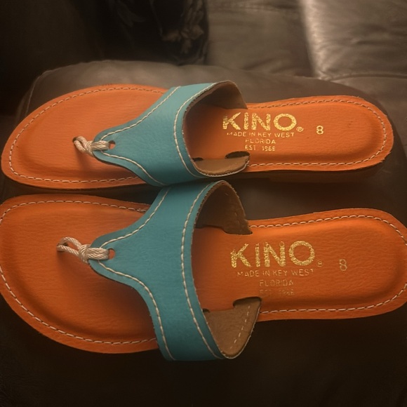 Kino size 8 turquoise sandals - Picture 2 of 4